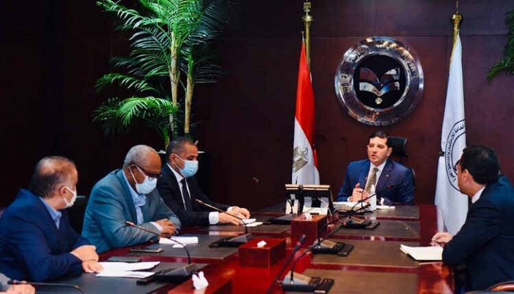 مصر وليبيا يضعان تصورا لإعادة هيكلة بعض الشركات