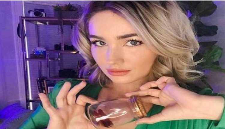 النجمة الأمريكية ستيفاني ماتو